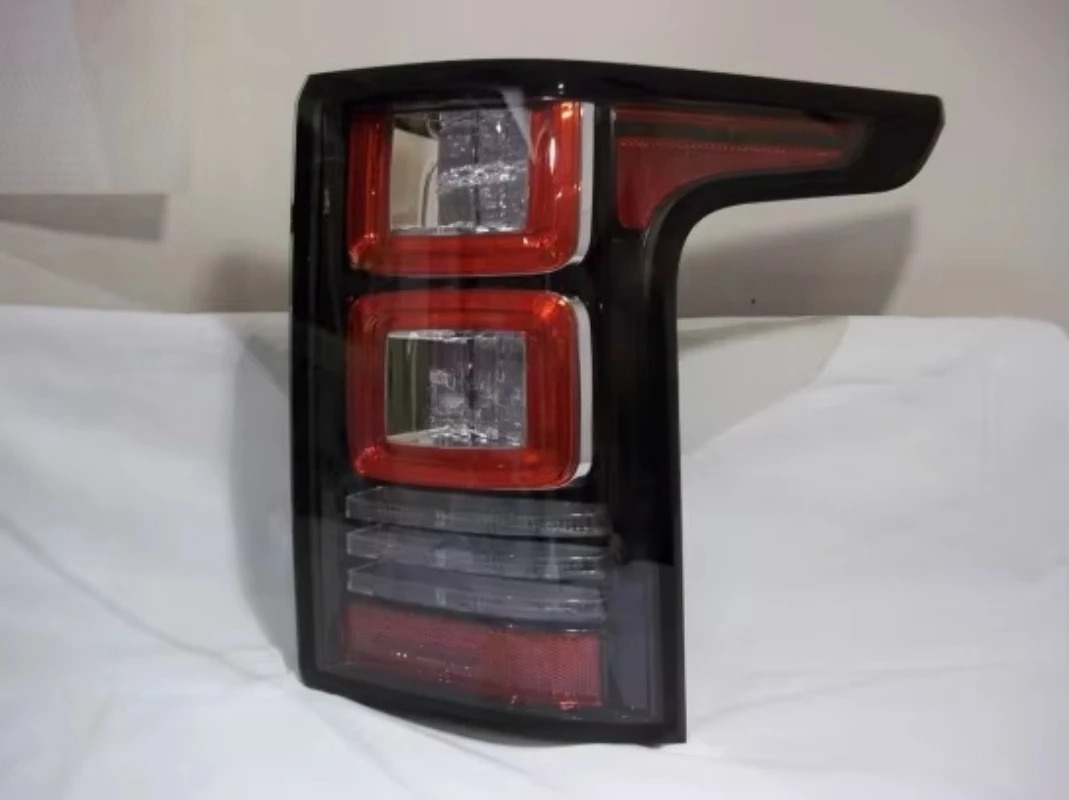 For Range Rover vogue 2013-2017 Tail Lamp  SVO LR053536 LR053540 LR061584  LR055105  LR061682 LR061572  LR034238 LR061659 Light